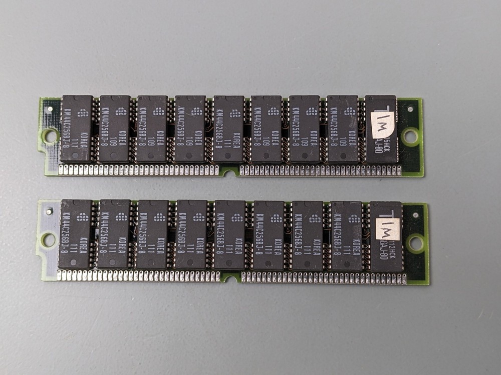 (2) 1MB 64-Pin Memory SIMMs, FPM with Parity