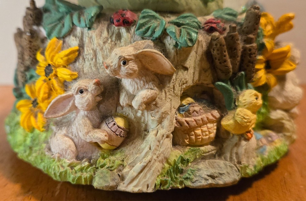 1994 SPRING Water Globe Music box "Easter Parade" Easter Bunny Egg-shaped