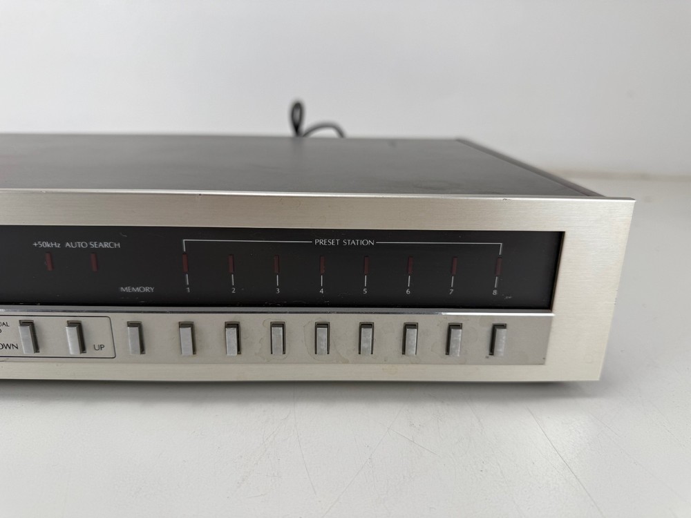 Sansui T-77 Synthesizer Tuner