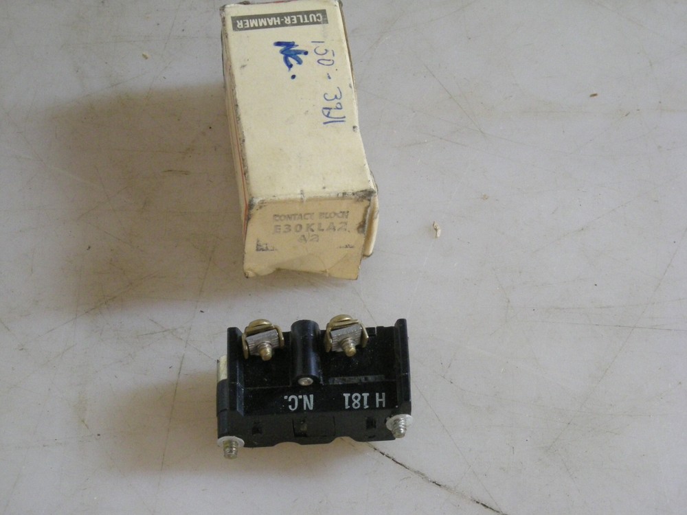 NEW - CUTLER HAMMER E30KLAZ CONTACT BLOCK