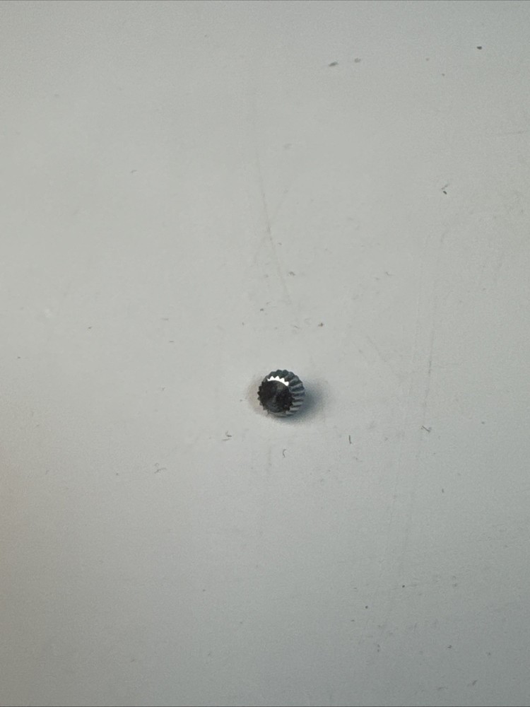 Minolta SRT lens release lever screw (JYP96)