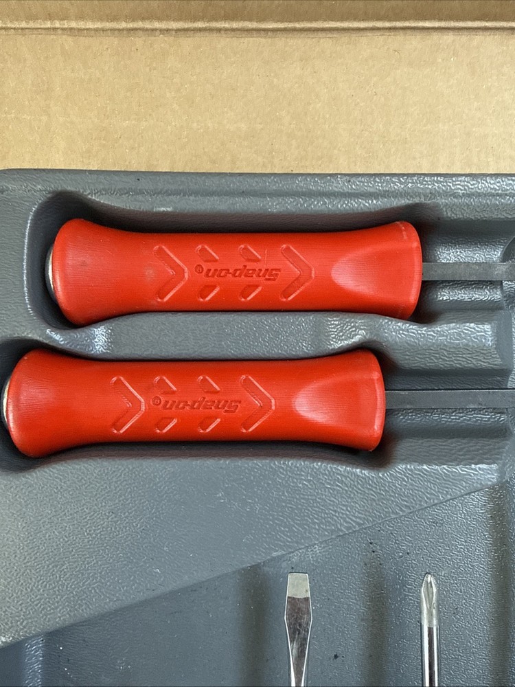 SNAP ON 9Pc Mixed Soft Grip Screwdriver Striking Prybar Set