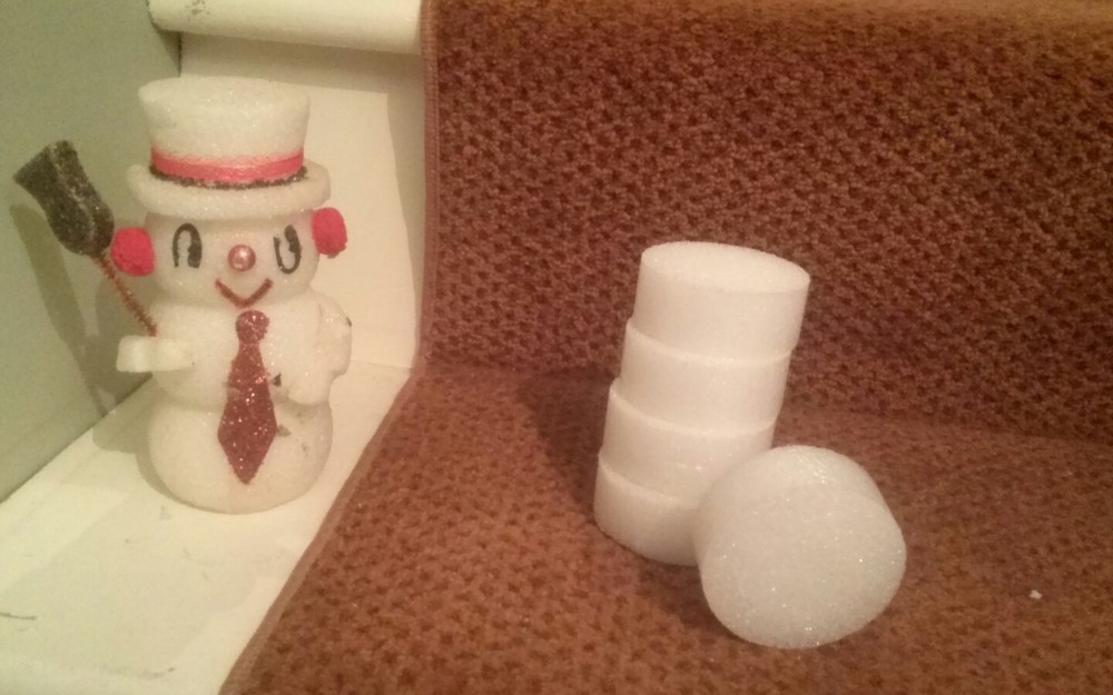 stryofoam small circles