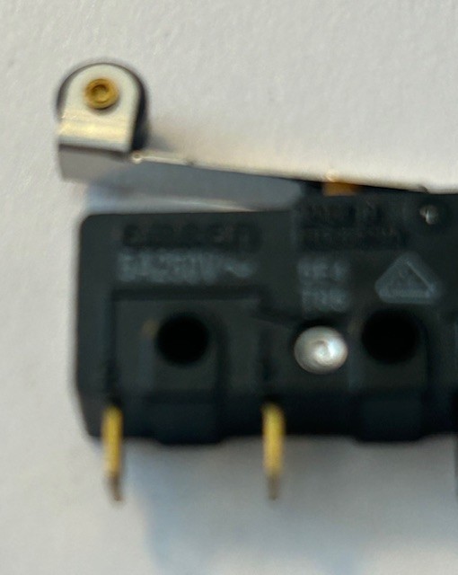 2238 Throwout arm switch