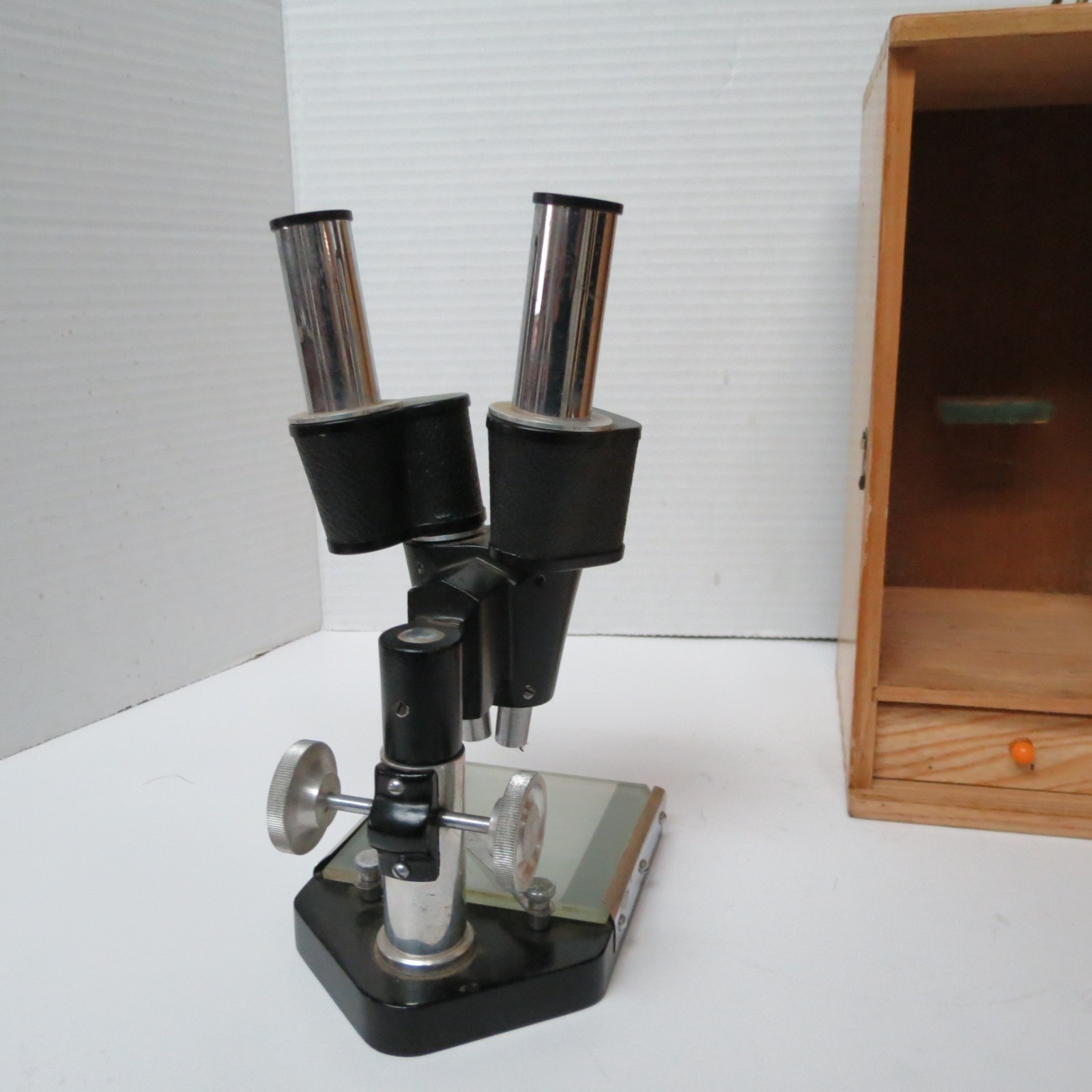 Vintage Lafayette Stereo Microscope 30XW 50X in Original Wooden Box Rare!