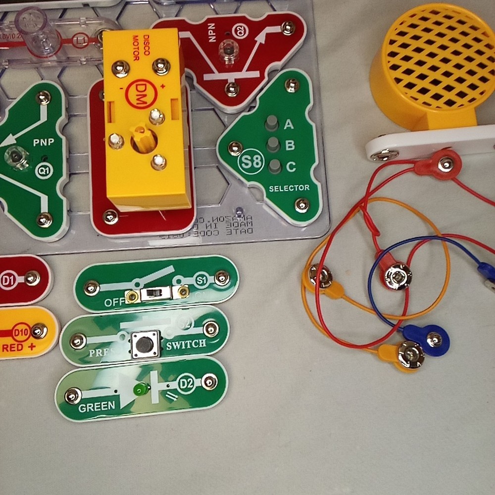Elenco Snap Circuits Arcade SCA200 Electronic Build And Play Game Complete Set
