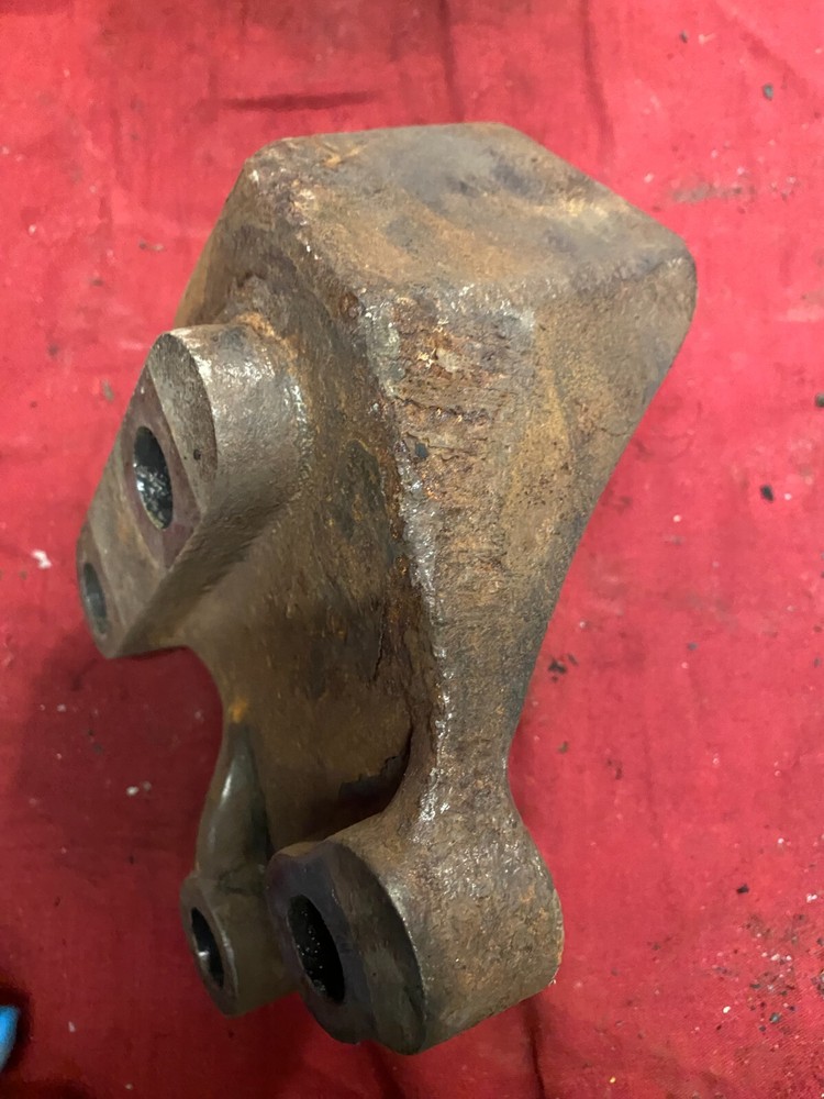 Caterpillar engine mount 01-22933-000 CAT