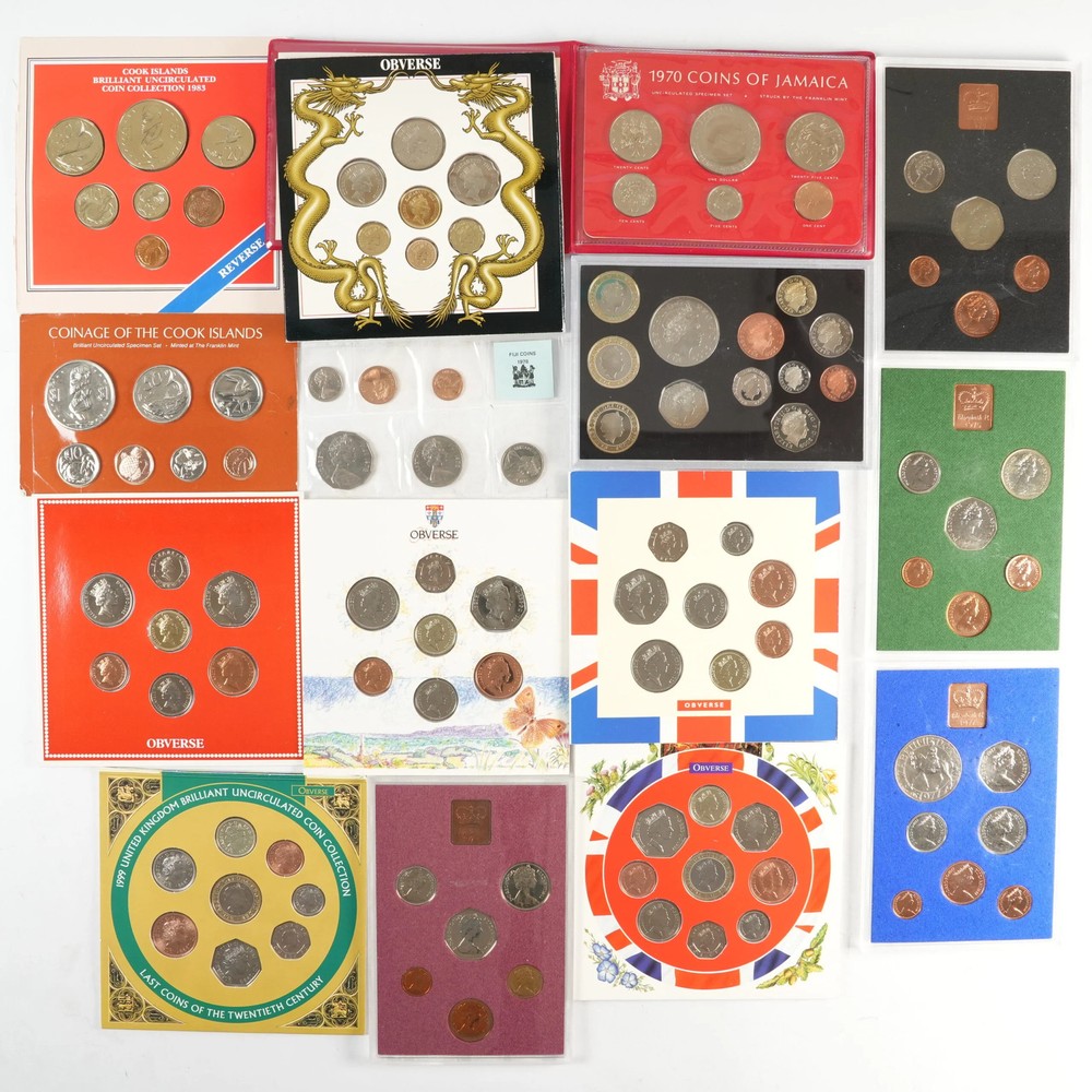 15x Assorted Vintage World/Foreign Proof & Mint Sets 31210