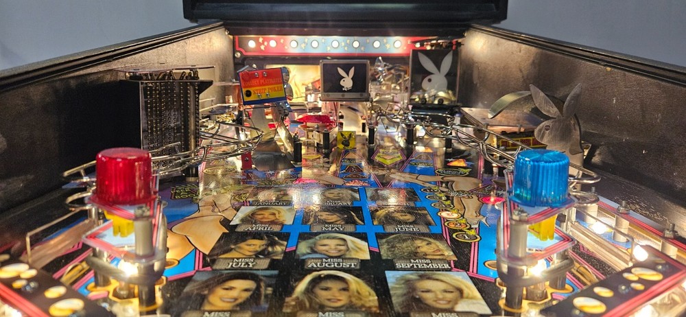 PLAYBOY Pinball Machine - Stern 2002 - 2006