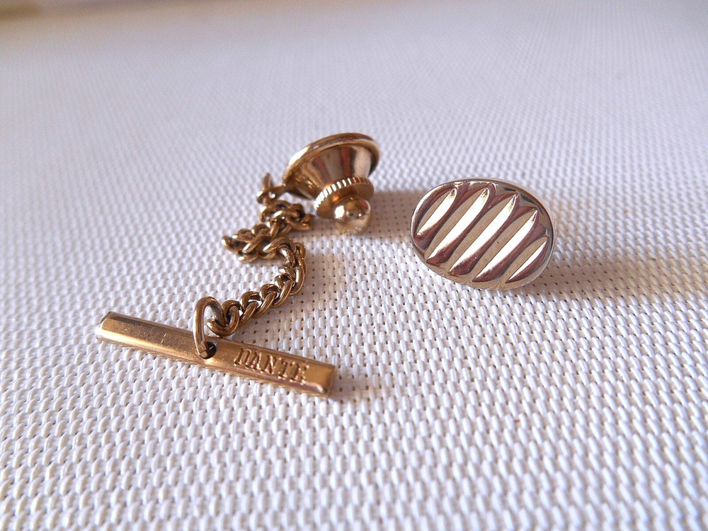DANTE Goldtone Oval Lined Tie Tack