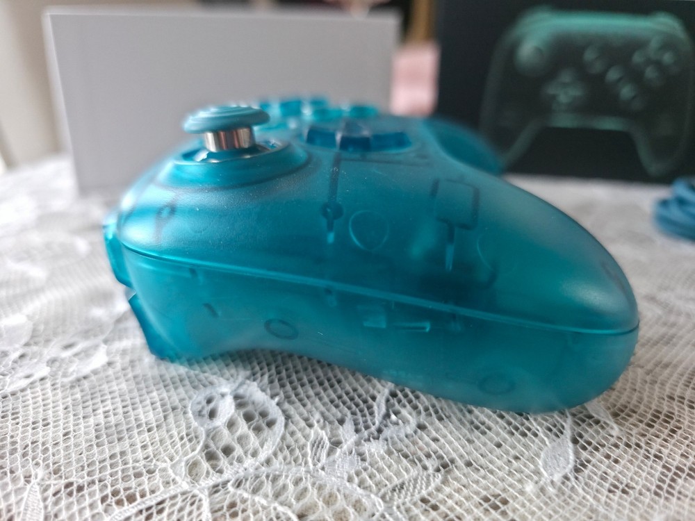 8BitDo Controller - Funtastic Edition - Ice NINTENDO 64 Switch 2