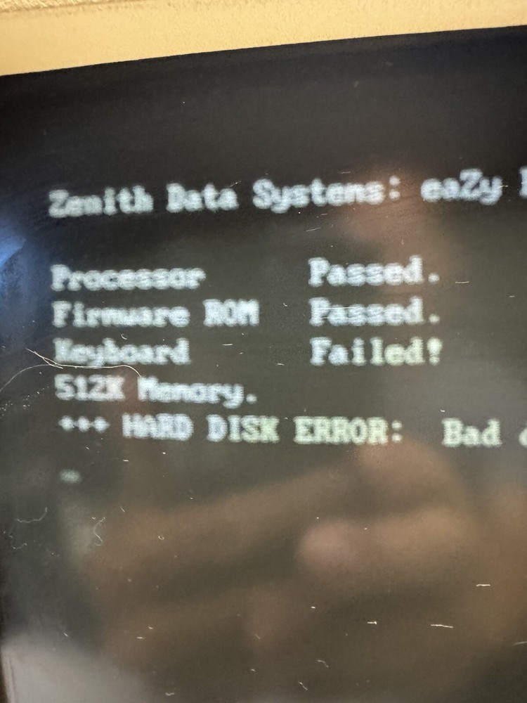 Vintage Zenith Data Systems 14ZDC3 Eazy PC Computer Powers Up