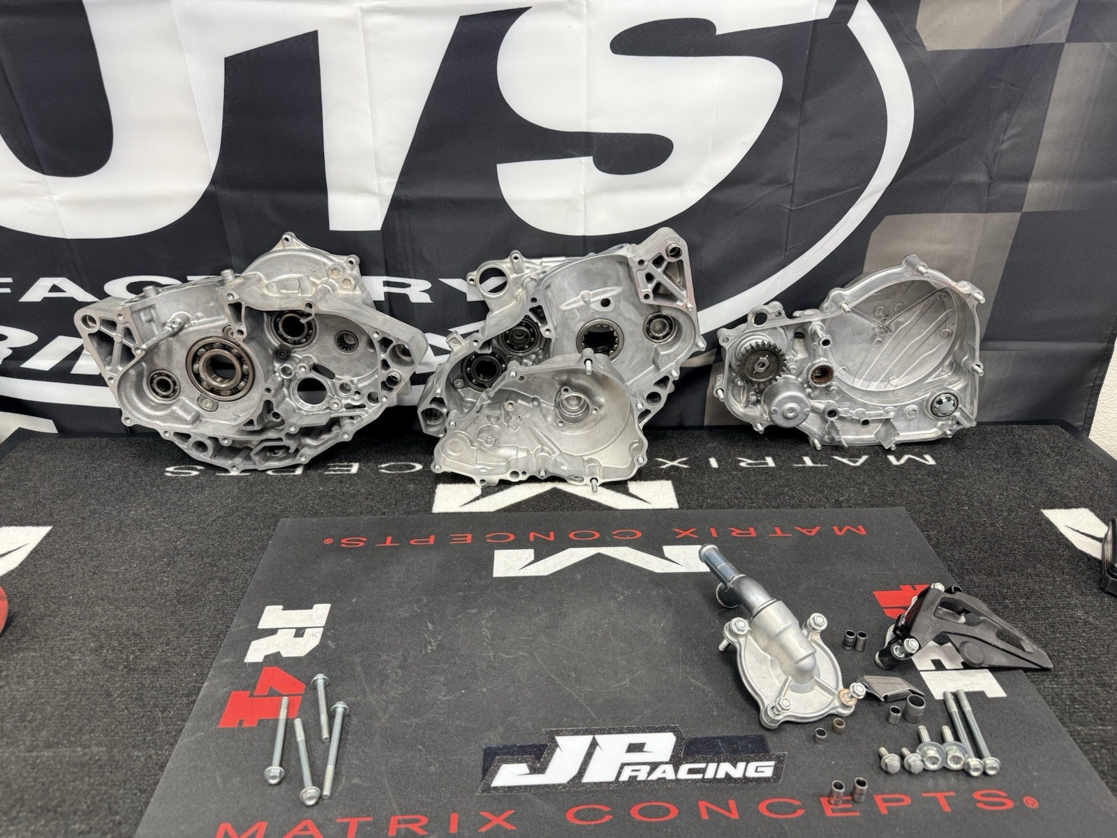 2023 HONDA CRF250R OEM ENGINE CASES LEFT/RIGHT W/COVERS COMPLETE! 11300-K95-AA0