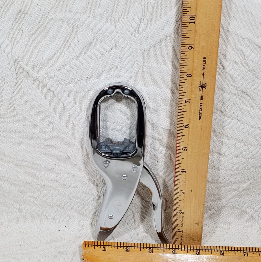 VINTAGE 3 In One CRACKERJACK NUTCRACKER ICE CRACKER CLAW CRACKER MADE IN ENGLAND