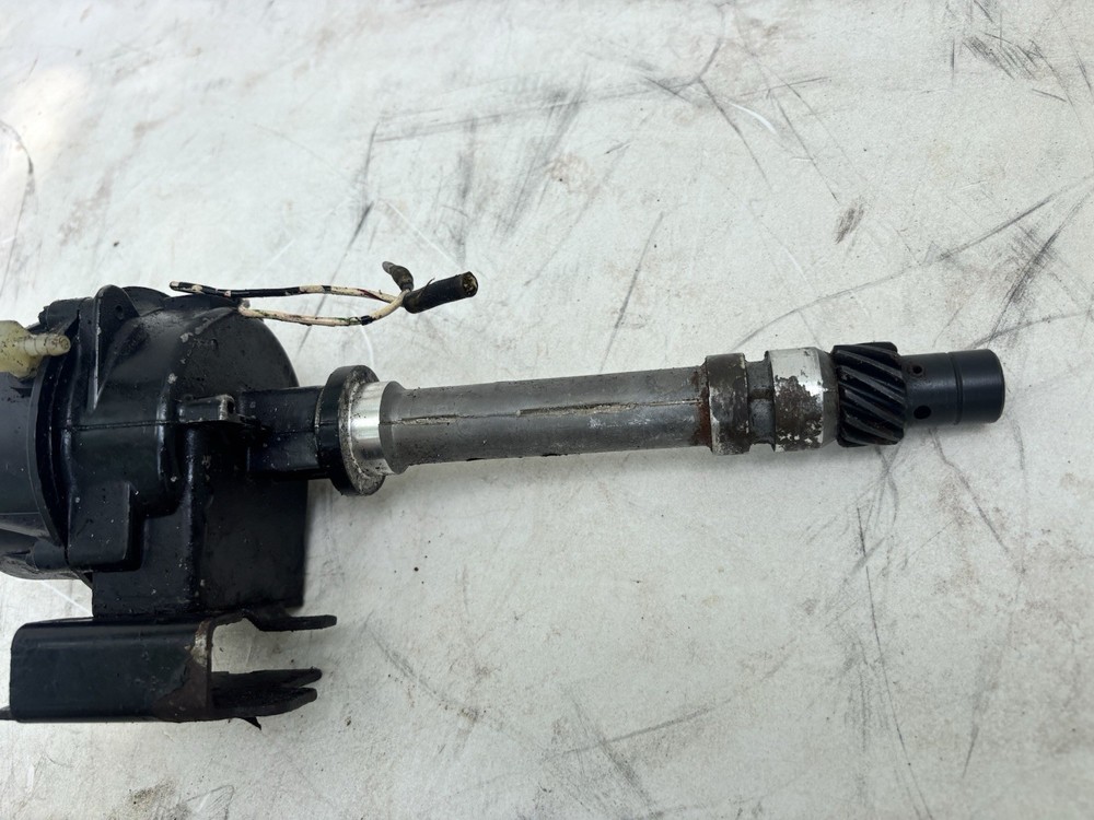 Mercruiser V6 4.3 Distributor Cap And Assembly