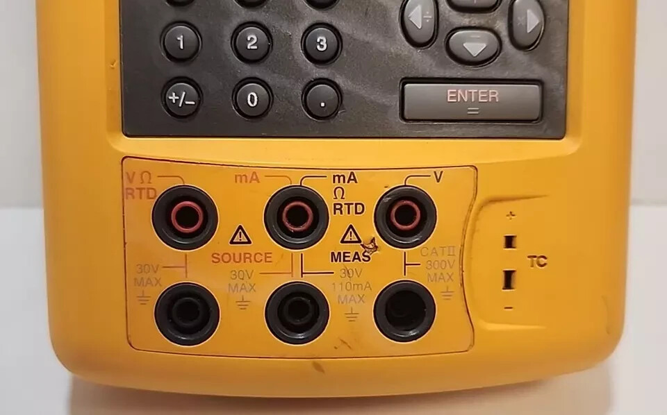 Fluke 743B Documenting Process Calibrator - Meter & Battery No Charger