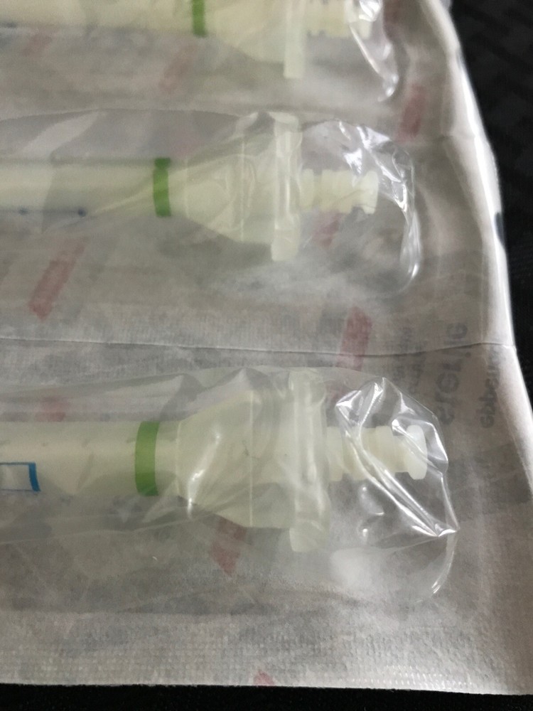 (88) EPPENDORF Combitips Advanced 2.5mL Graduated Plastic Pipet Tips 0030089553