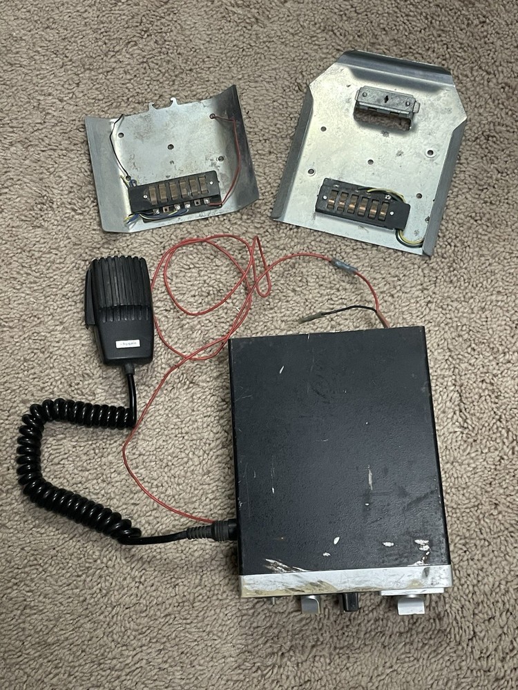 hy-gain CB Radio-23 Channel-untested-includes Microphone & Mounting Bracket
