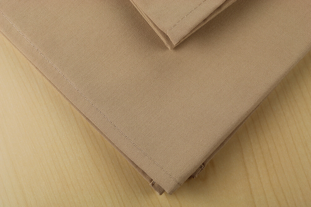 5 Pieces Spun Polyester Restaurant and Hotel Quality Tablecloths 85" X 85"