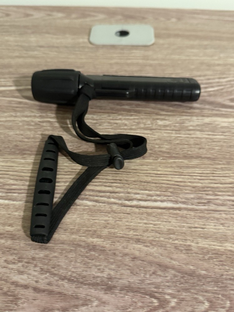 Underwater Kinetics Mini Q40 Compact Black - Tested