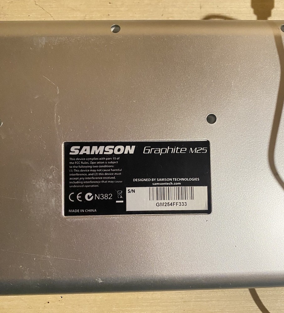 Samson Graphite M25 USB MIDI Controller 25-Key Keyboard Tested