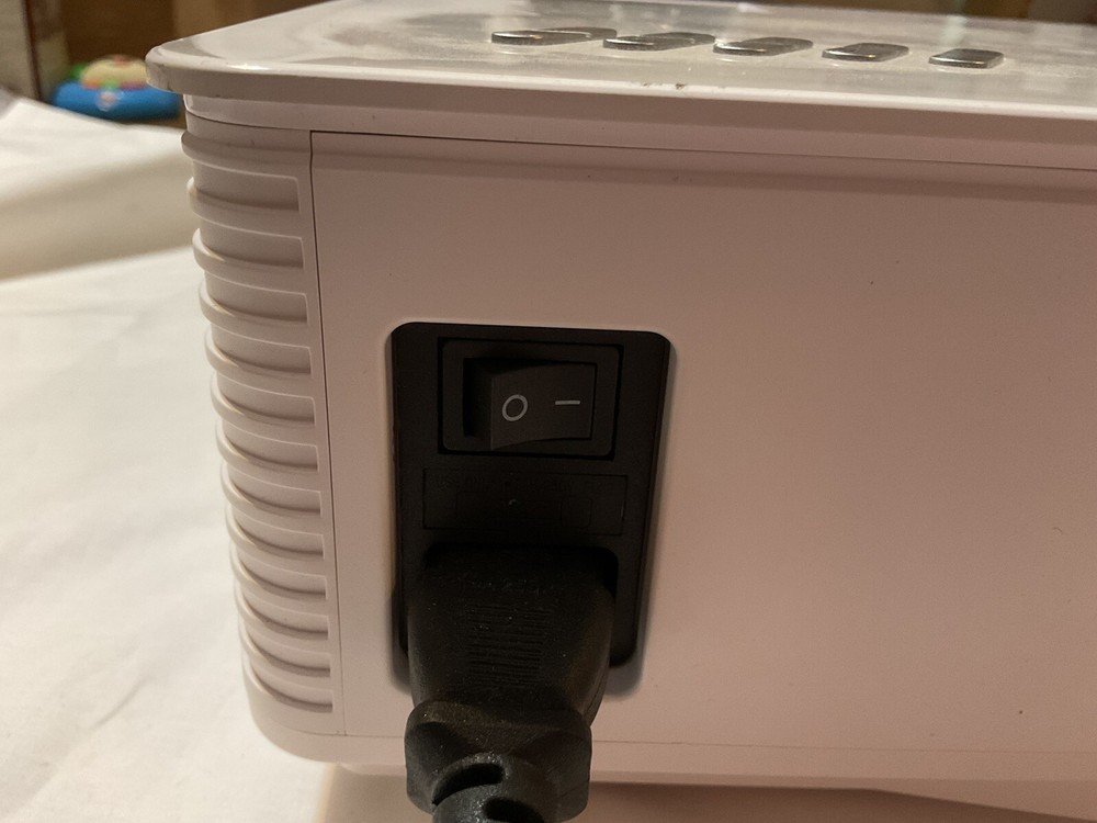 Yaber Home Cinema Projector Excellent Condition Missing Remote