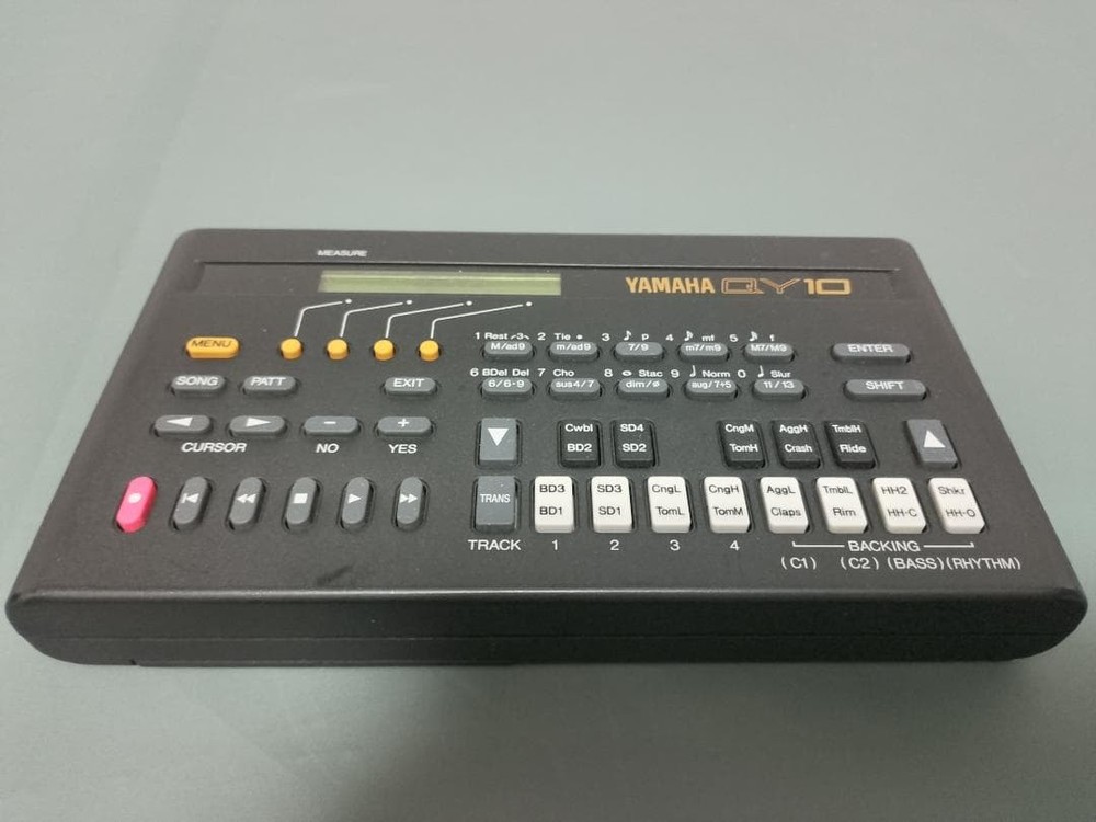 Yamaha QY10