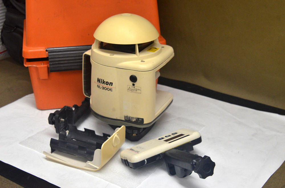 Nikon Laser Level-NL-300E          (U-A)