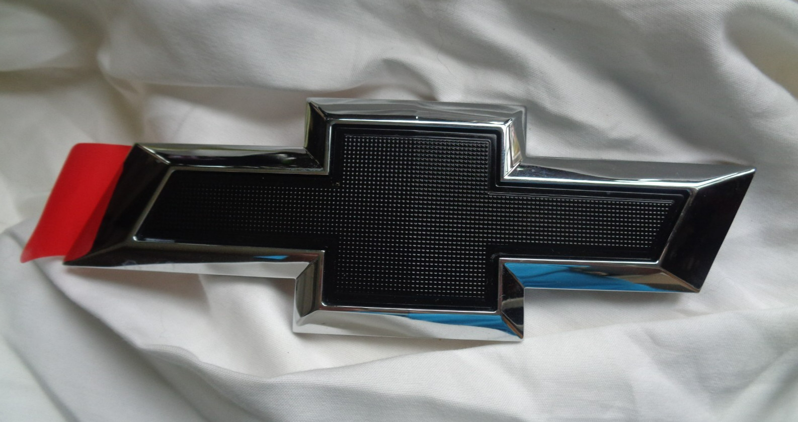 GENUINE GM CHEVY CHEVROLET BOWTIE EMBLEM - BLACK / CHROME ORIGINAL OEM NEW!