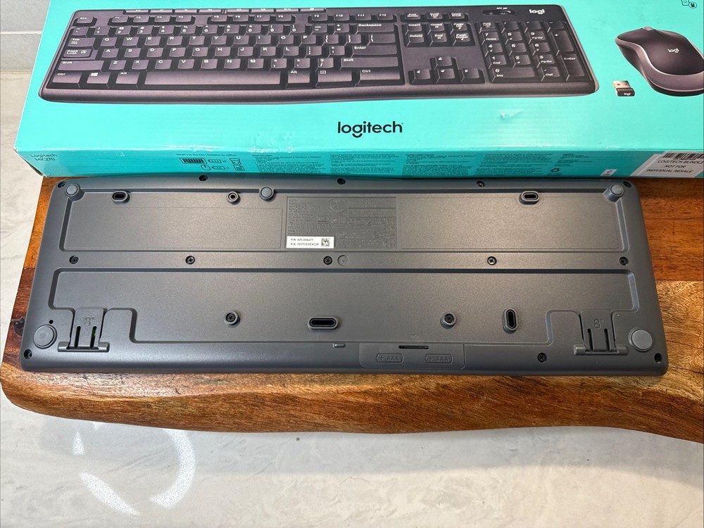 Logitech MK270 Wireless Keyboard & Wireless Mouse Combo