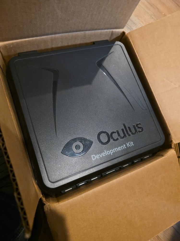 2013 Oculus Rift VR Development Kit Virtual Reality Headset DK1 w/ Case