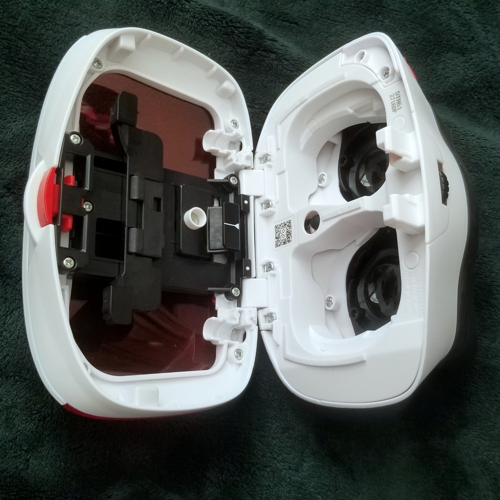 Mattel View Master Virtual Reality Deluxe VR Viewer ONLY, White Red
