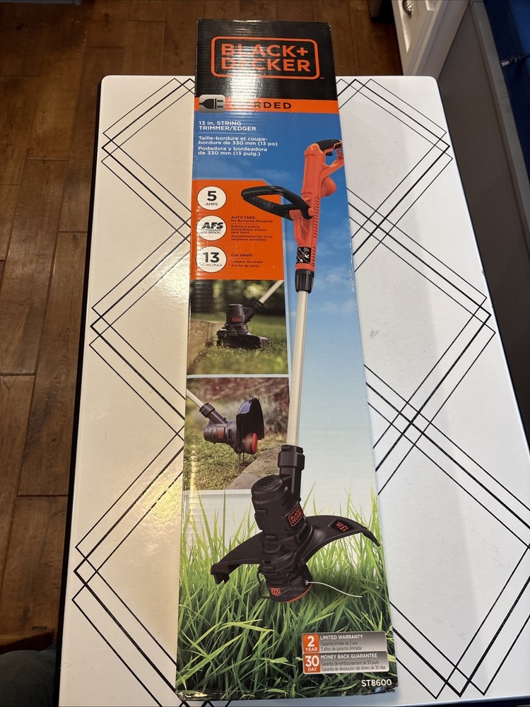 Black & Decker ST8600 5Amp  Corded 13 In.String Trimmer/Edger
