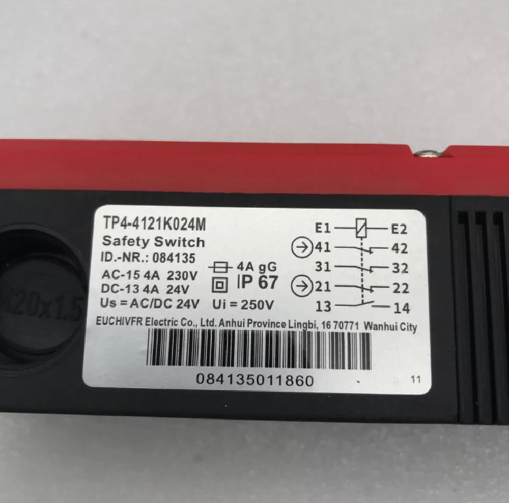 New in box EUCHNER TP4-4121K024M safety switch