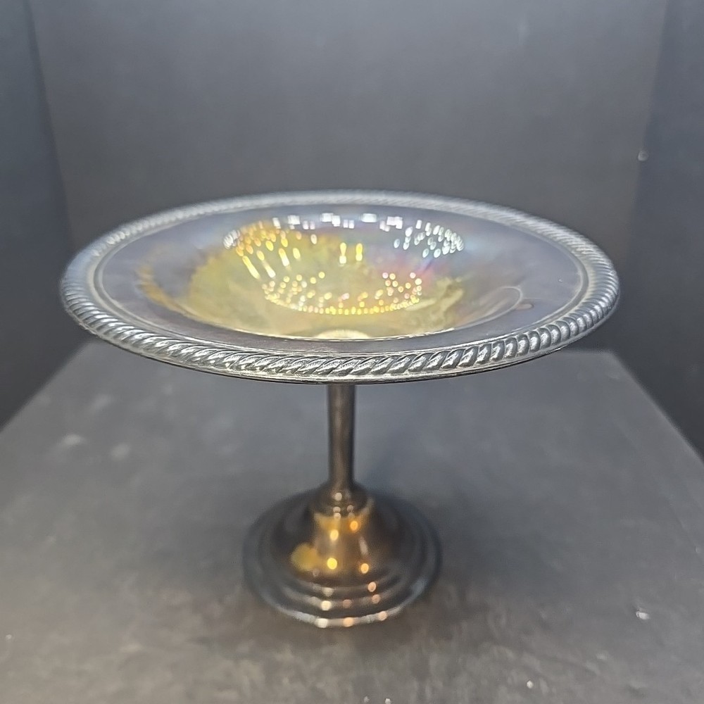 WM Rogers MFG Co 4240 Silver Plated Pedestal Candy Dish Decor Vintage Bowl