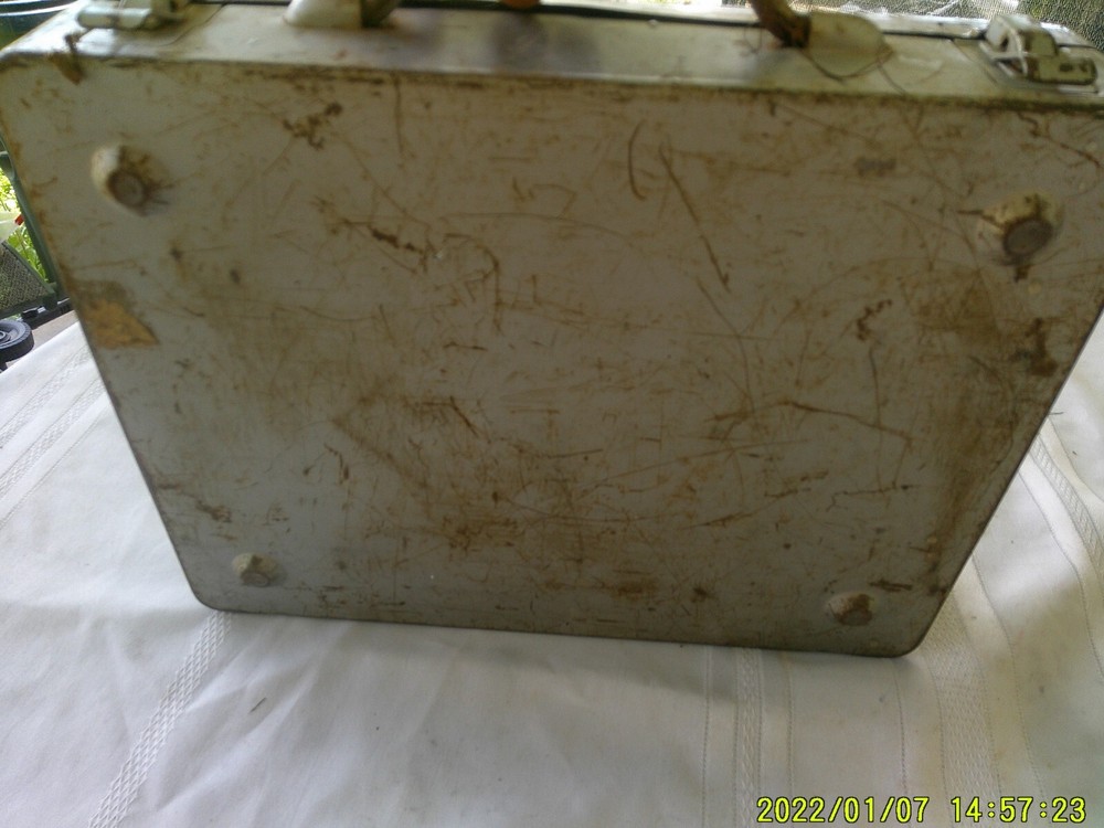 VINTAGE METAL BLACK & DECKER EMPTY CARRY CASE