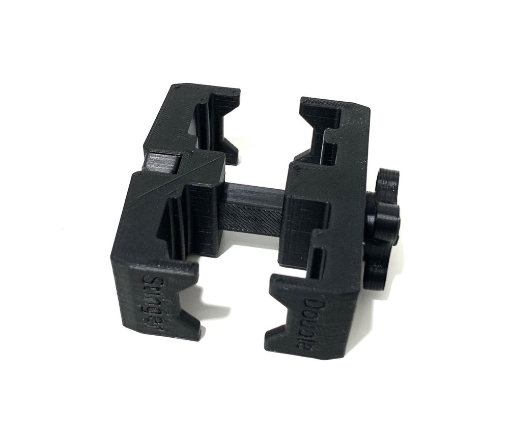 Scorpion Compatible link dispenser clamp