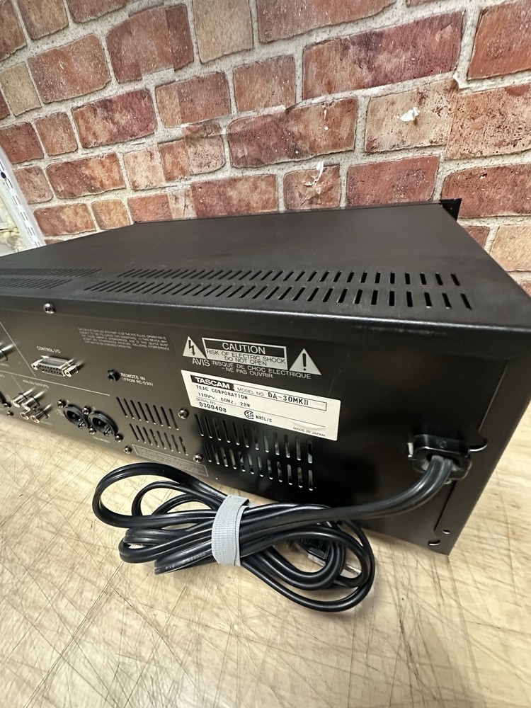Tascam DA-30 MkII Professional DAT Deck ~ Unit Powers On **UNTESTED**