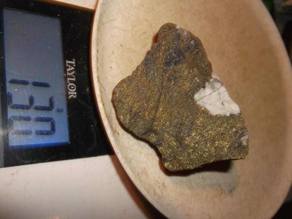 gold silver copper ore, 130 grams samples ,ore high grade .this is not