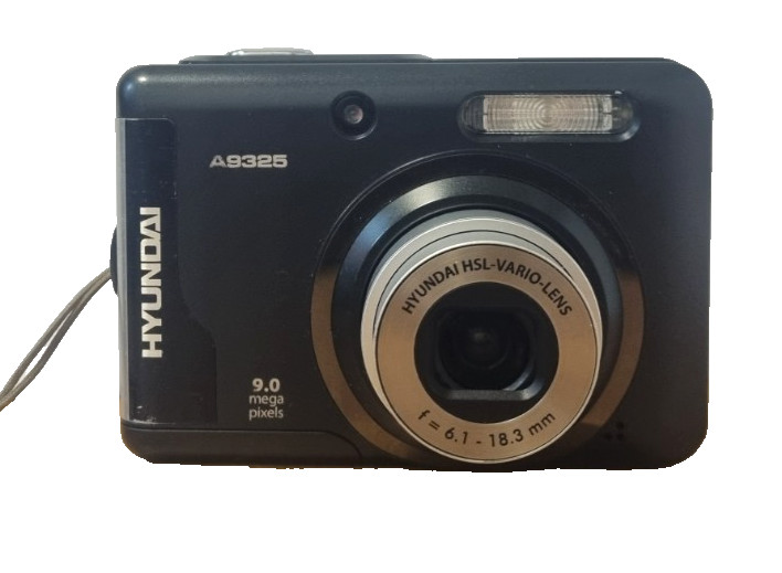 Hyundai A9325 9MP Digital Camera - Black (D9)