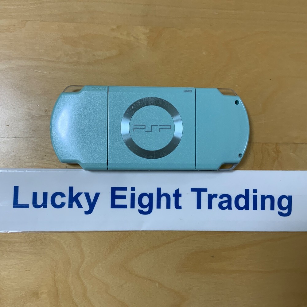 PSP 2000 Mint Green Console Box Charger [BOX]