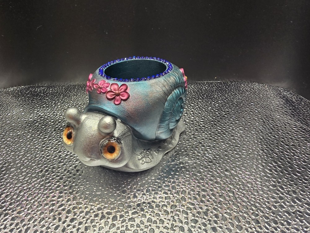 Handmade Snail Planter Made From Epoxy Resin