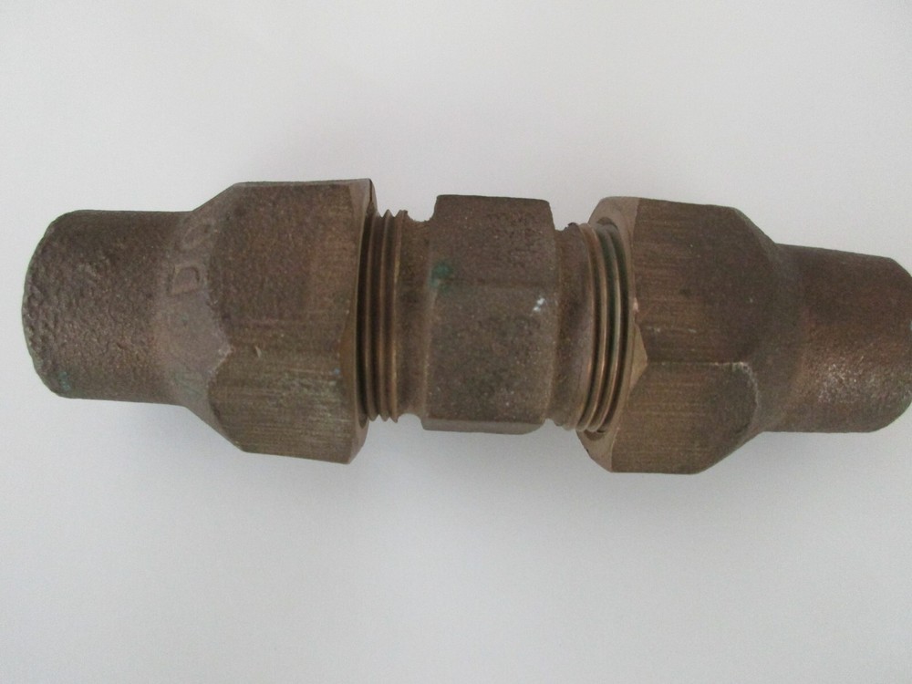 McDonald 3/4 in  Brass Coupling