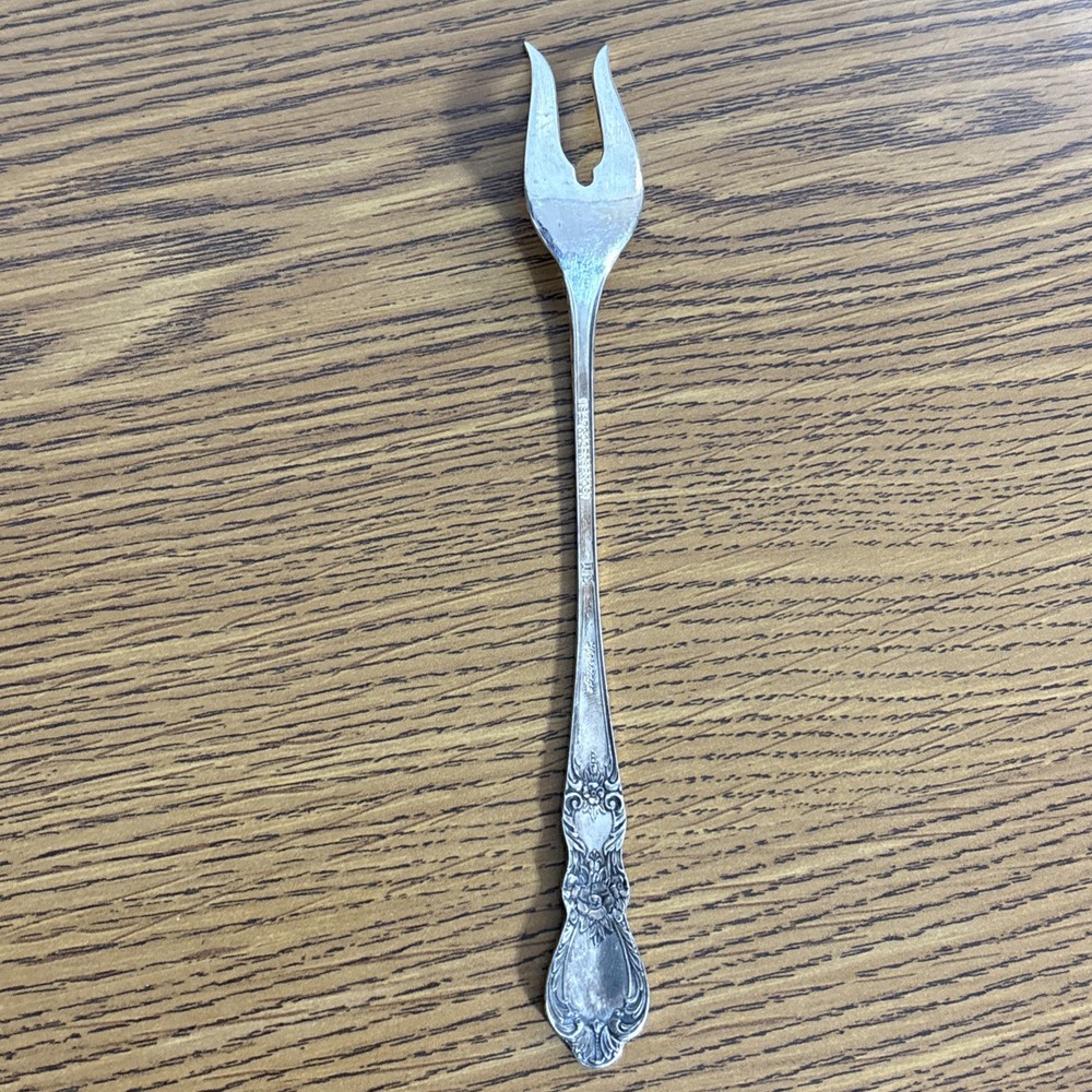 I.S. HERITAGE 1847 Roger Bros Pickle Fork - Master Butter Knife - Jelly Server