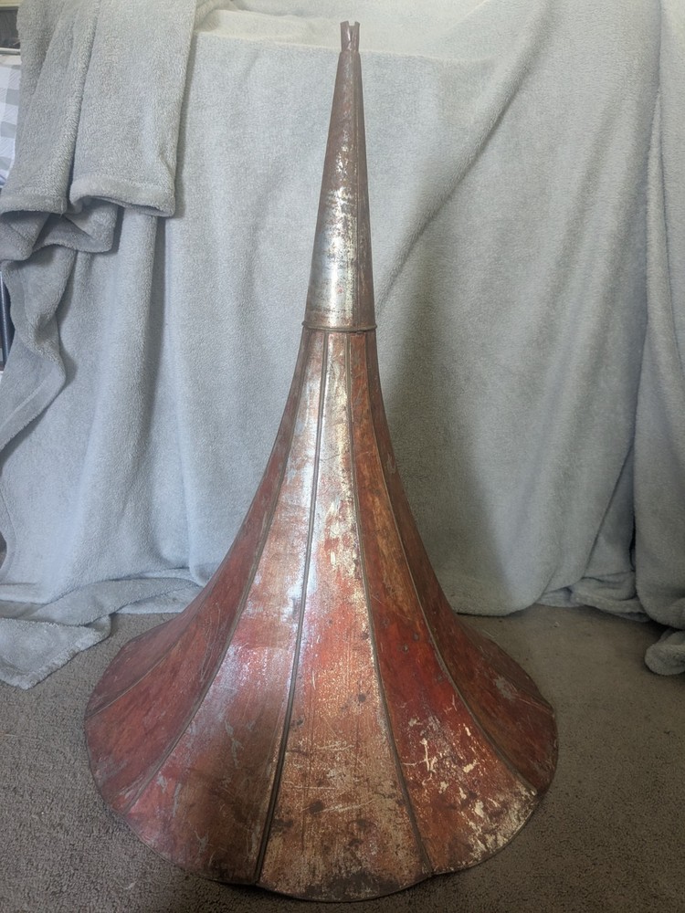 Large Vintage PHONOGRAPH HORN