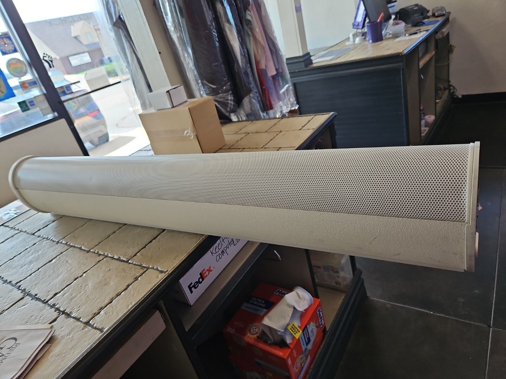 Community Entasys Speakers. High performance 3-Way Column Line Array System