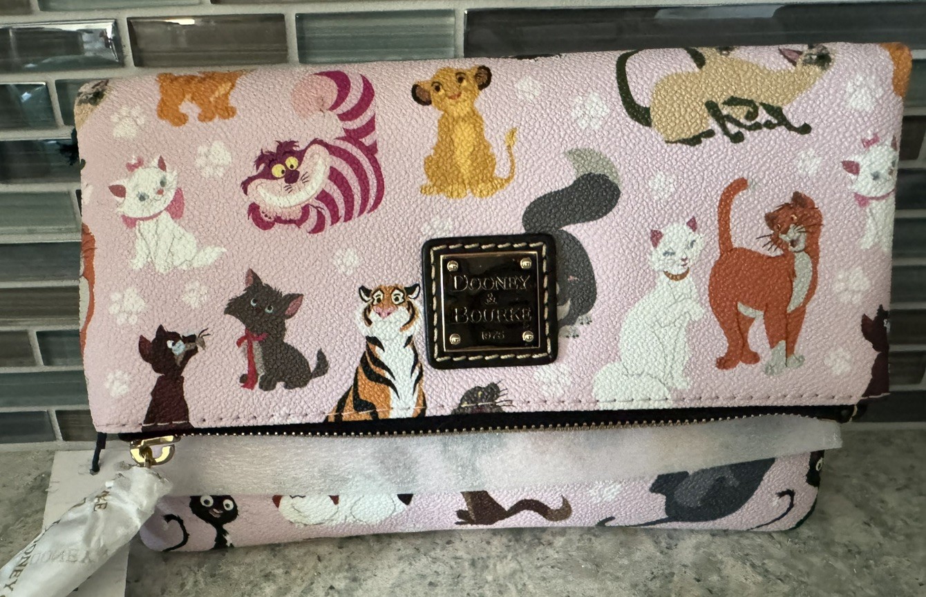 Dooney & Bourke Disney Cats Foldover  Crossbody Bag 2019 NWT Beautiful Brand New