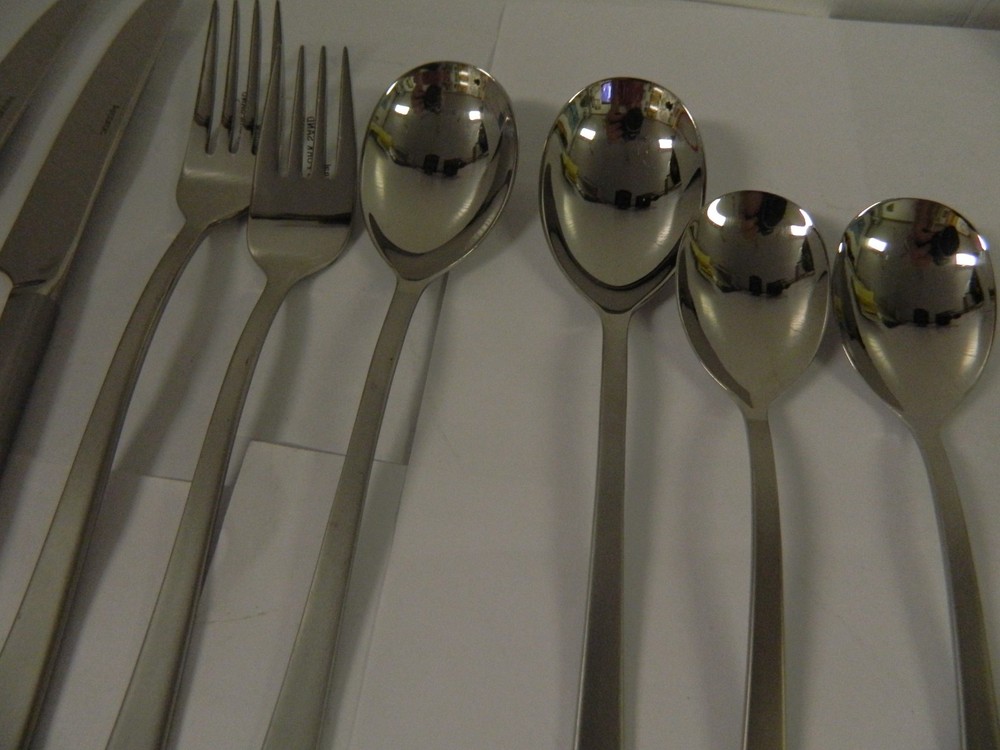 Arcoroc Latham 8 pc Flatware Set 18/10 Stainless NEW
