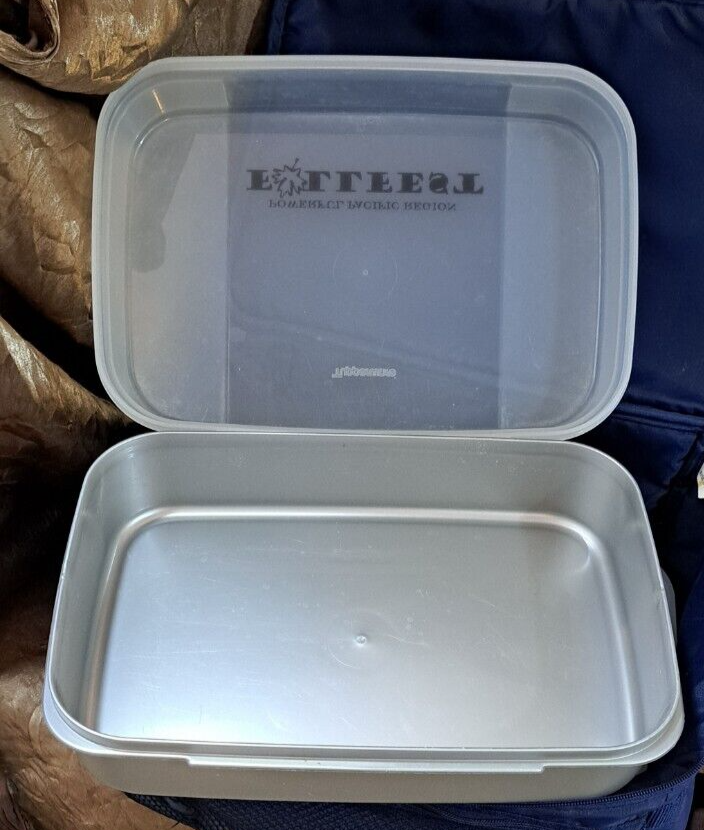 VTG TUPPERWARE INSULATED COOLER BAG/CASE W/HANDLE & 2 LARGE HINGED CONTAINERS