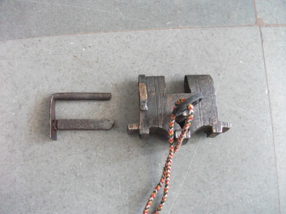 4 Pc Vintage Iron Different Shape Solid Handcrafted Heavy Padlock